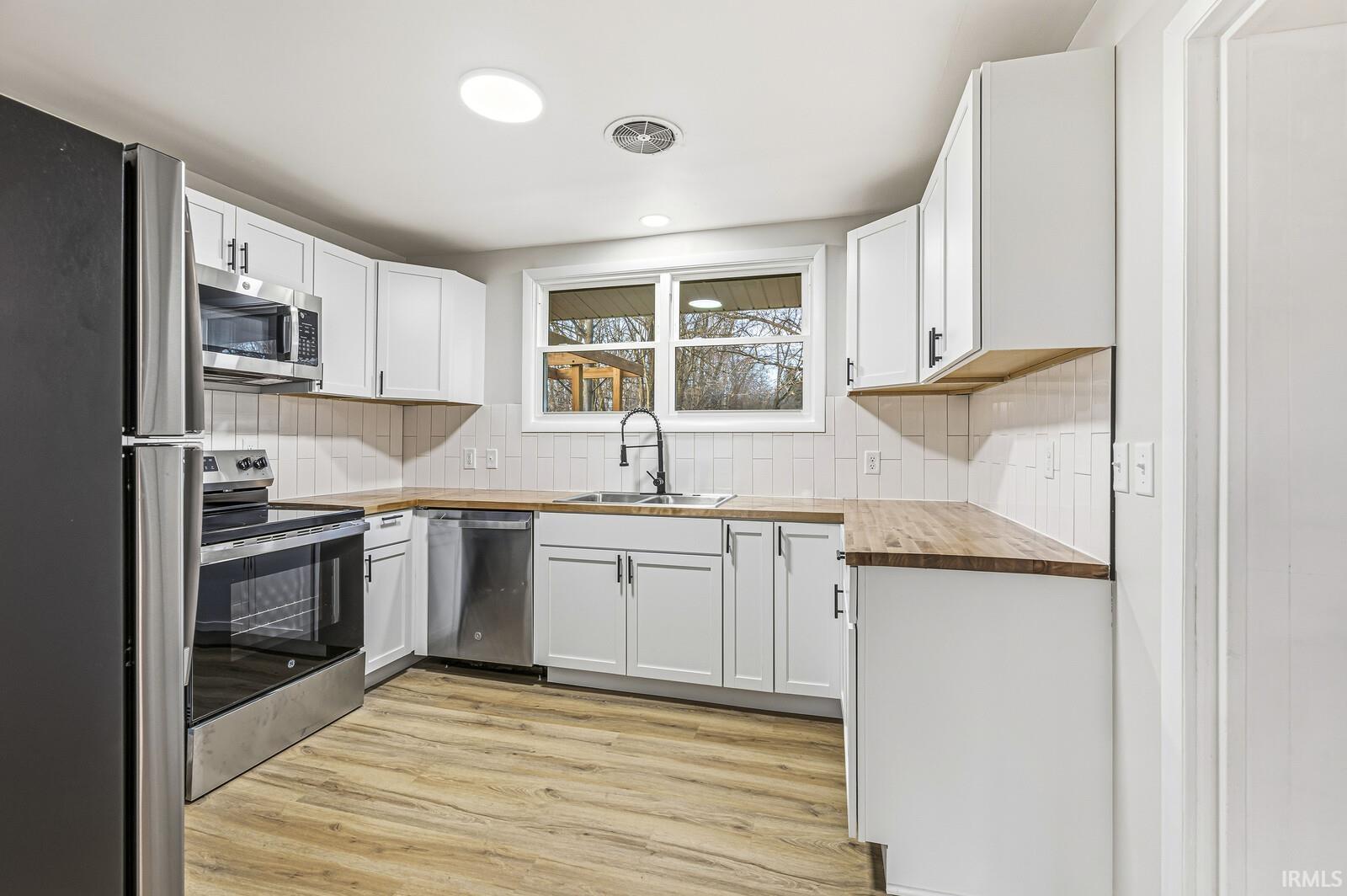 20479 Roosevelt Road South Bend, IN 46614 - Photo 5 of 17