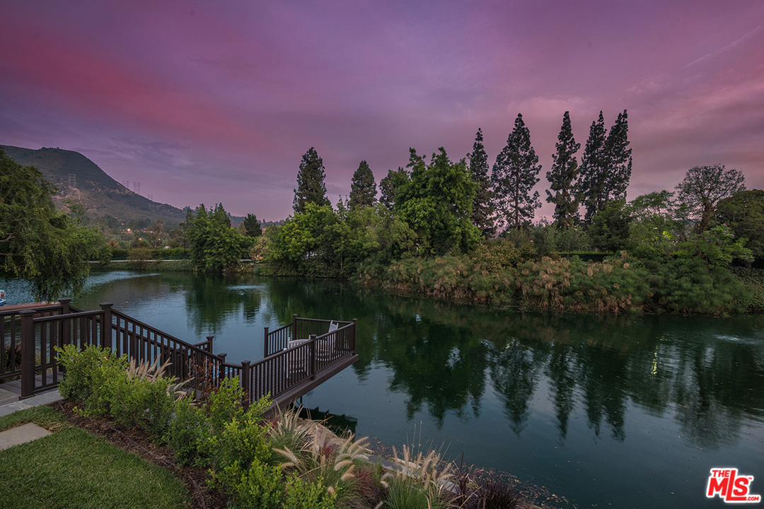 231 South Valley Street Burbank, CA 91505 - Photo 3 of 43 a view of lake