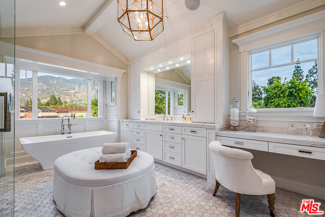 231 South Valley Street Burbank, CA 91505 - Photo 26 of 43 a living room with furniture and a large window