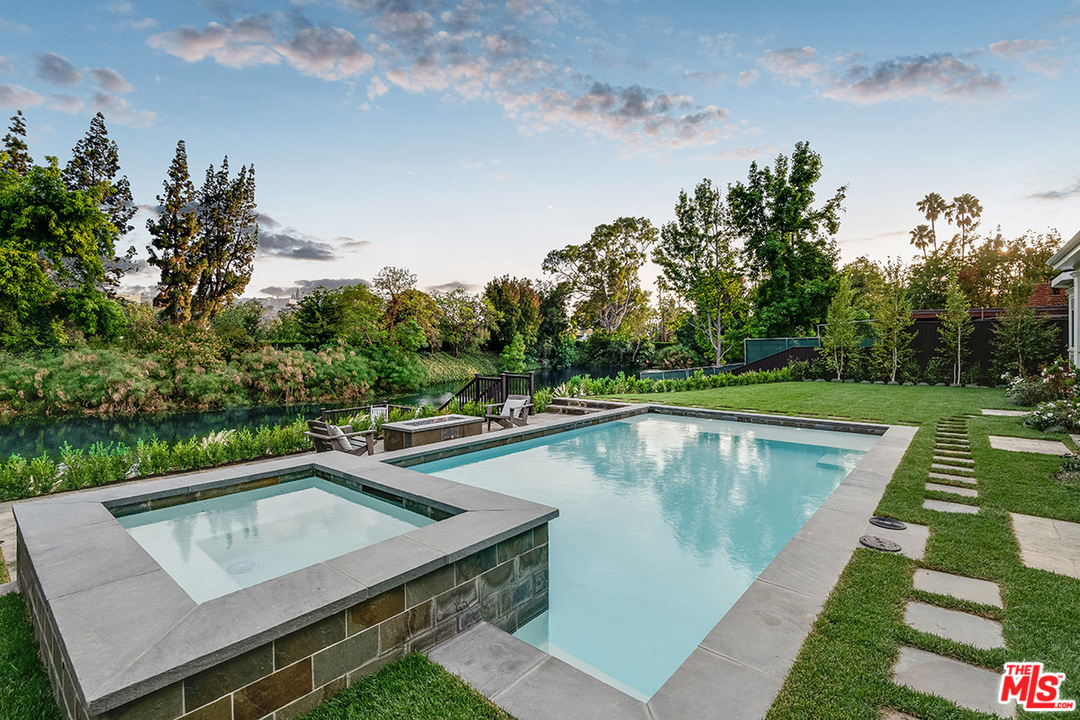 231 South Valley Street Burbank, CA 91505 - Photo 35 of 43 a view of a swimming pool with a yard