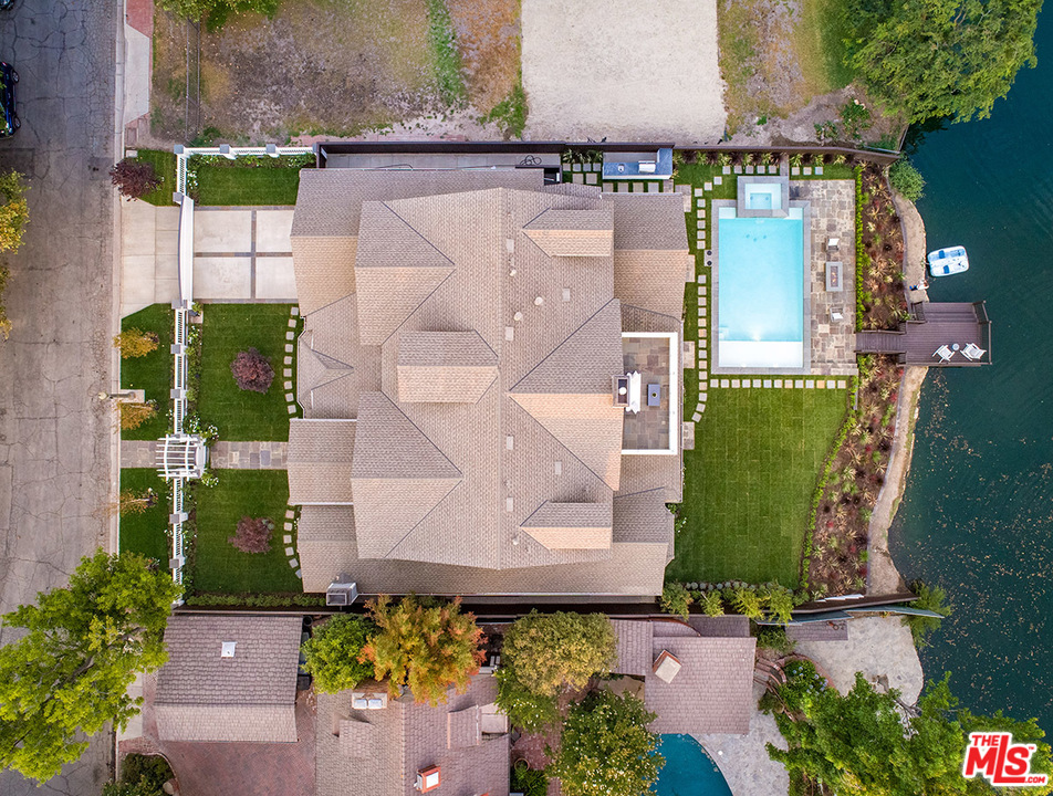 231 South Valley Street Burbank, CA 91505 - Photo 42 of 43 an aerial view of a house