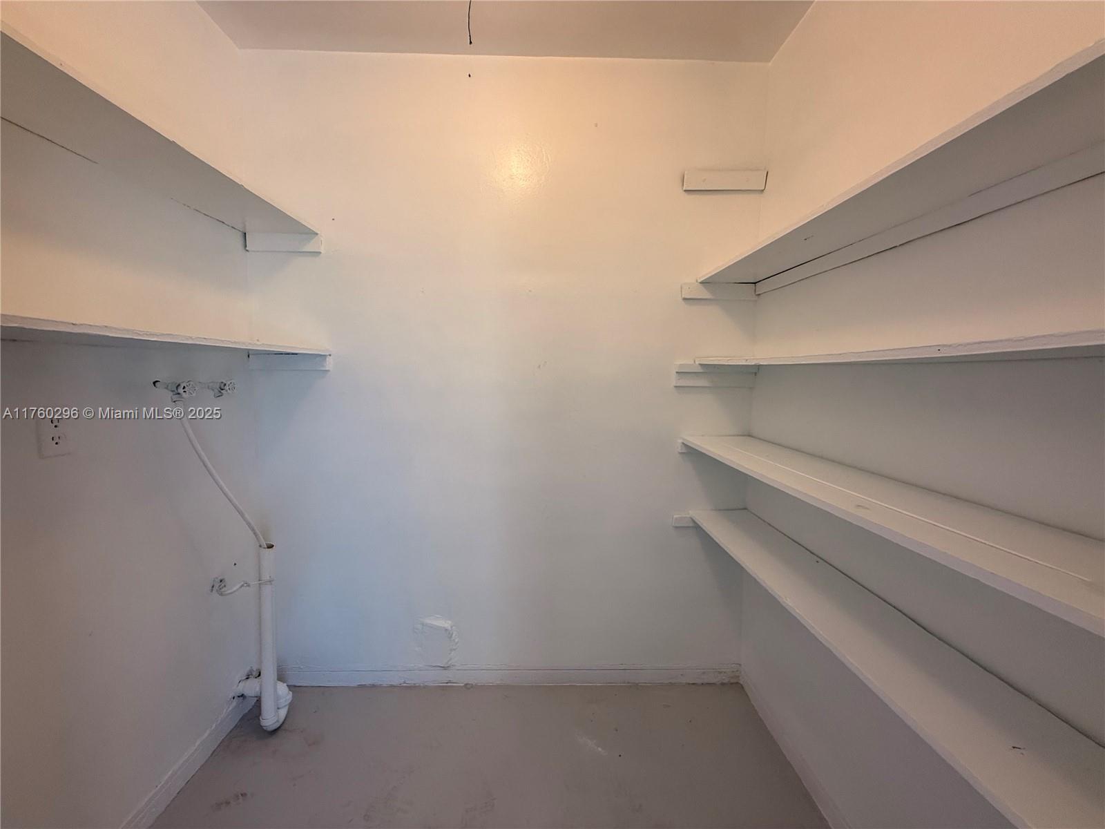 801 Southwest 7th Street, Unit B Pompano Beach, FL 33060 - Photo 20 of 20 a view of small space