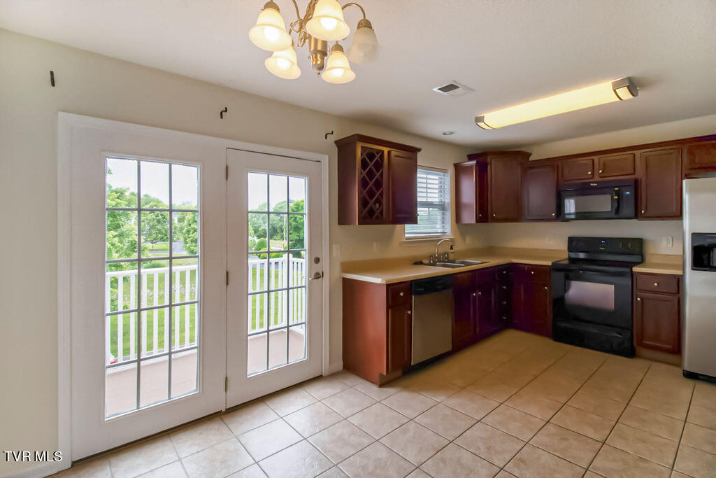 147 Old State Route, Unit 5 Jonesborough, TN 37659 - Photo 12 of 29 007