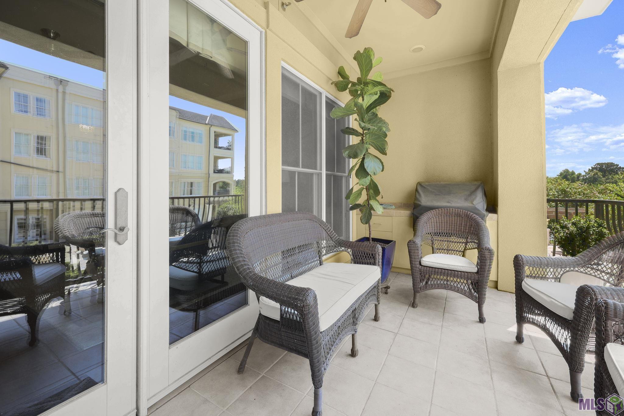 998 Stanford Avenue, Unit 311 Baton Rouge, LA 70808 - Photo 19 of 20 Balcony