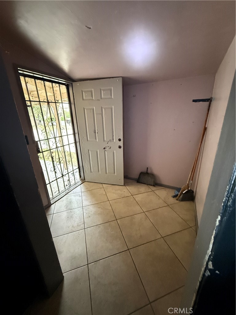 1810 Rivera Street Riverside, CA 92501 - Photo 2 of 34