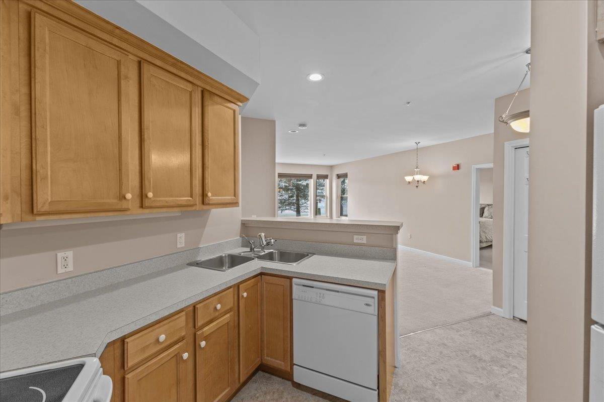 160 Wiley Road, Unit 102 Colchester, VT 05446 - Photo 16 of 26 Gallery Image 16