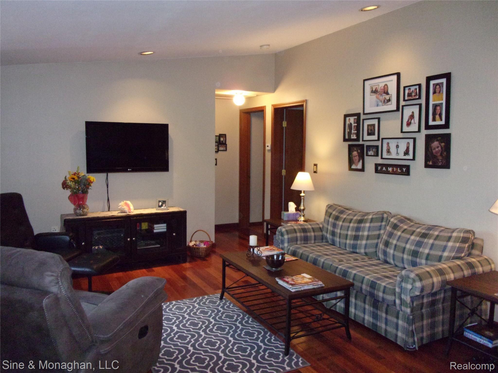 7354 Marsh Road Marine City, MI 48039 - Photo 6 of 35 100_0108.JPG