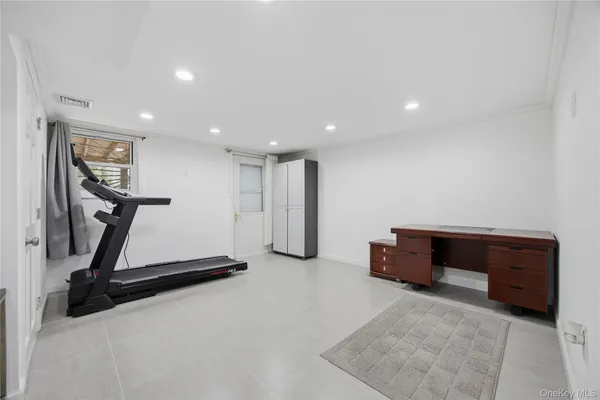 $938,800 | 63-55a Douglaston Parkway | Douglaston