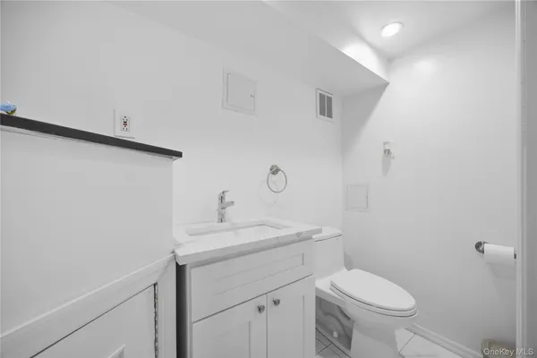 $938,800 | 63-55a Douglaston Parkway | Douglaston