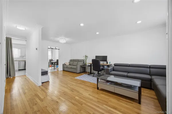 $938,800 | 63-55a Douglaston Parkway | Douglaston