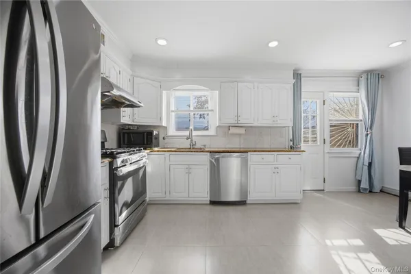 $938,800 | 63-55a Douglaston Parkway | Douglaston