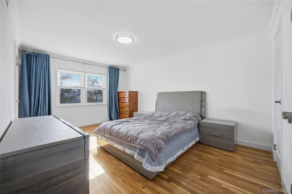 $938,800 | 63-55a Douglaston Parkway | Douglaston