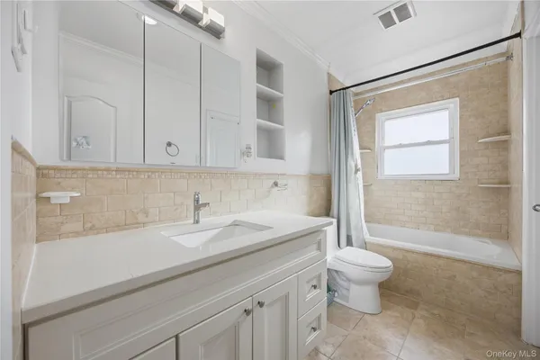 $938,800 | 63-55a Douglaston Parkway | Douglaston