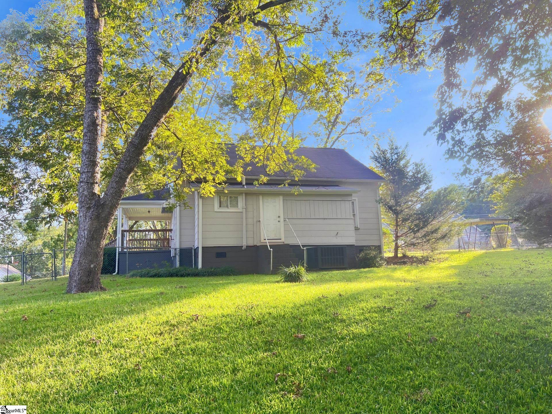 303 Blue Ridge Street Easley, SC 29640 - Photo 3 of 17 Gallery Image 3