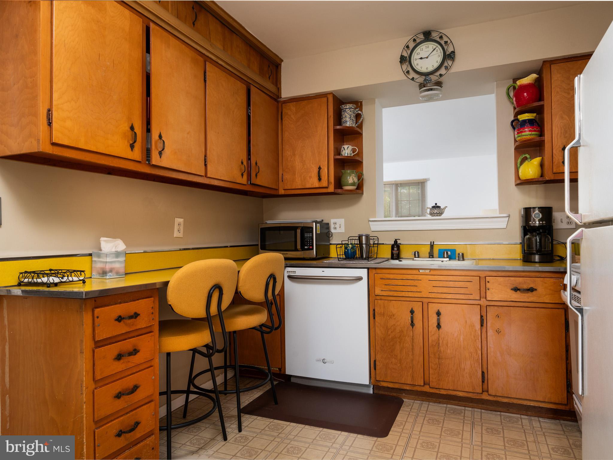 5227 Forman Court Springfield, VA 22151 - Photo 13 of 31 Kitchen