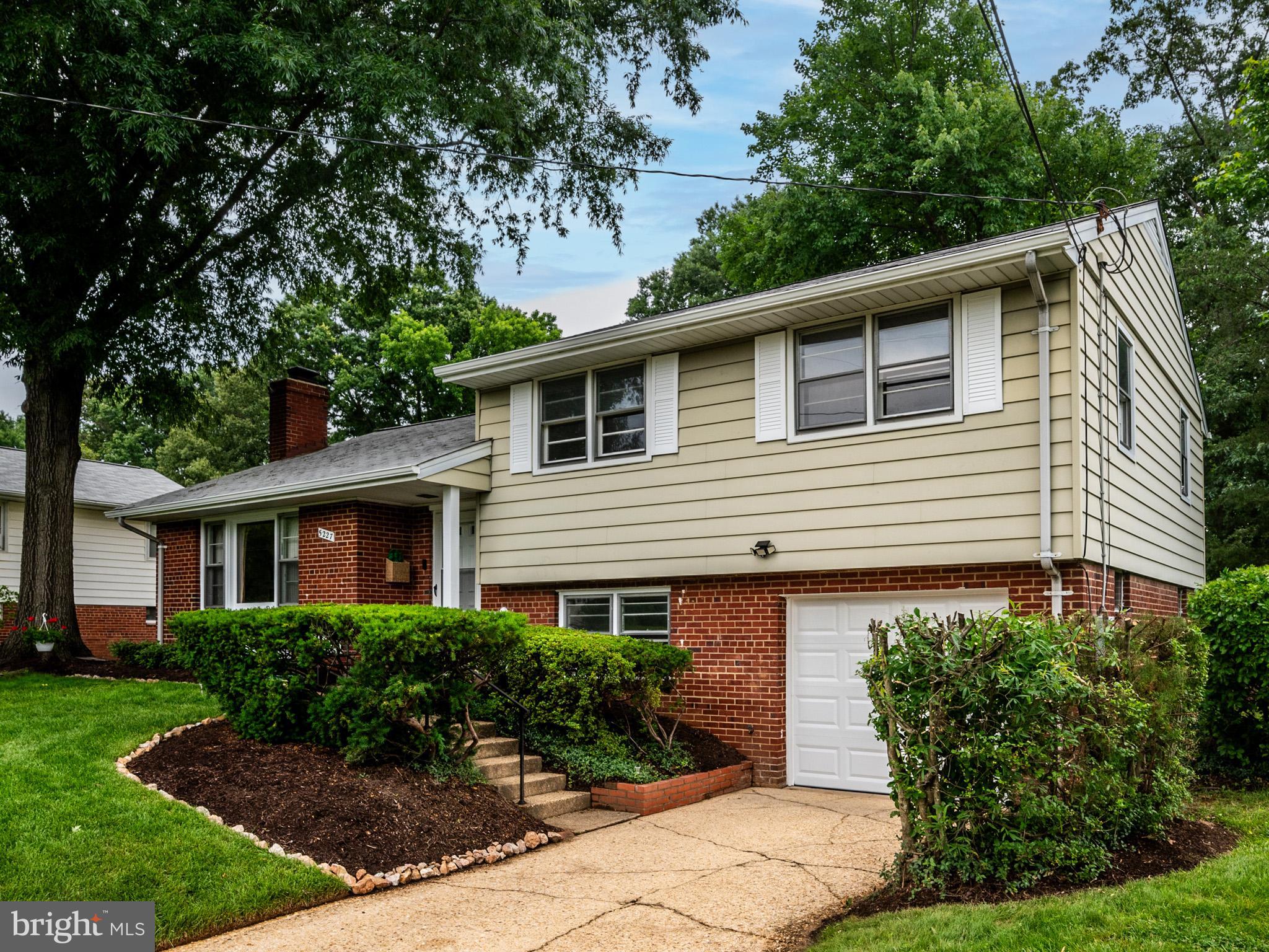 5227 Forman Court Springfield, VA 22151 - Photo 2 of 31 Front Right