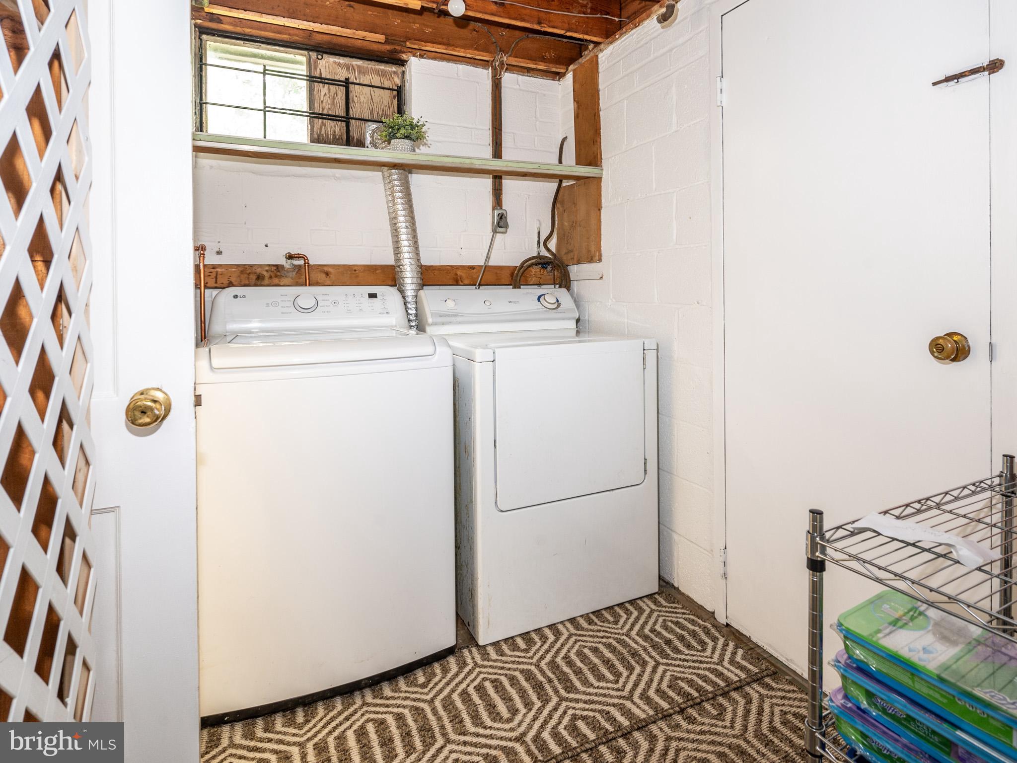 5227 Forman Court Springfield, VA 22151 - Photo 26 of 31 Laundry
