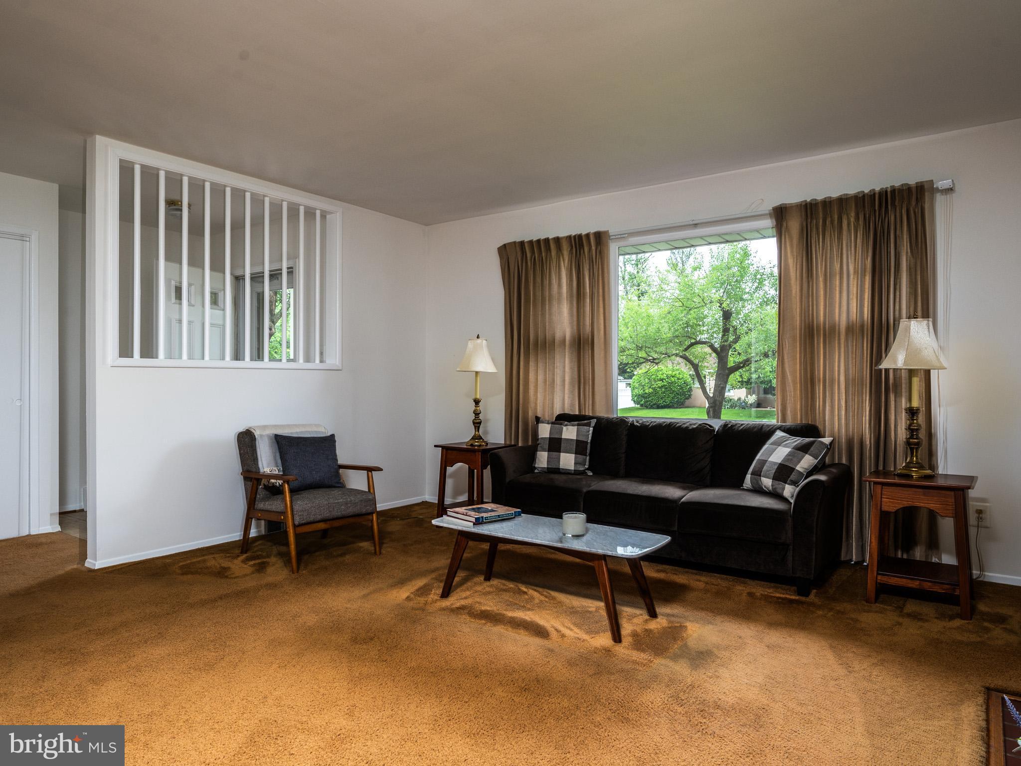 5227 Forman Court Springfield, VA 22151 - Photo 5 of 31 Living Room