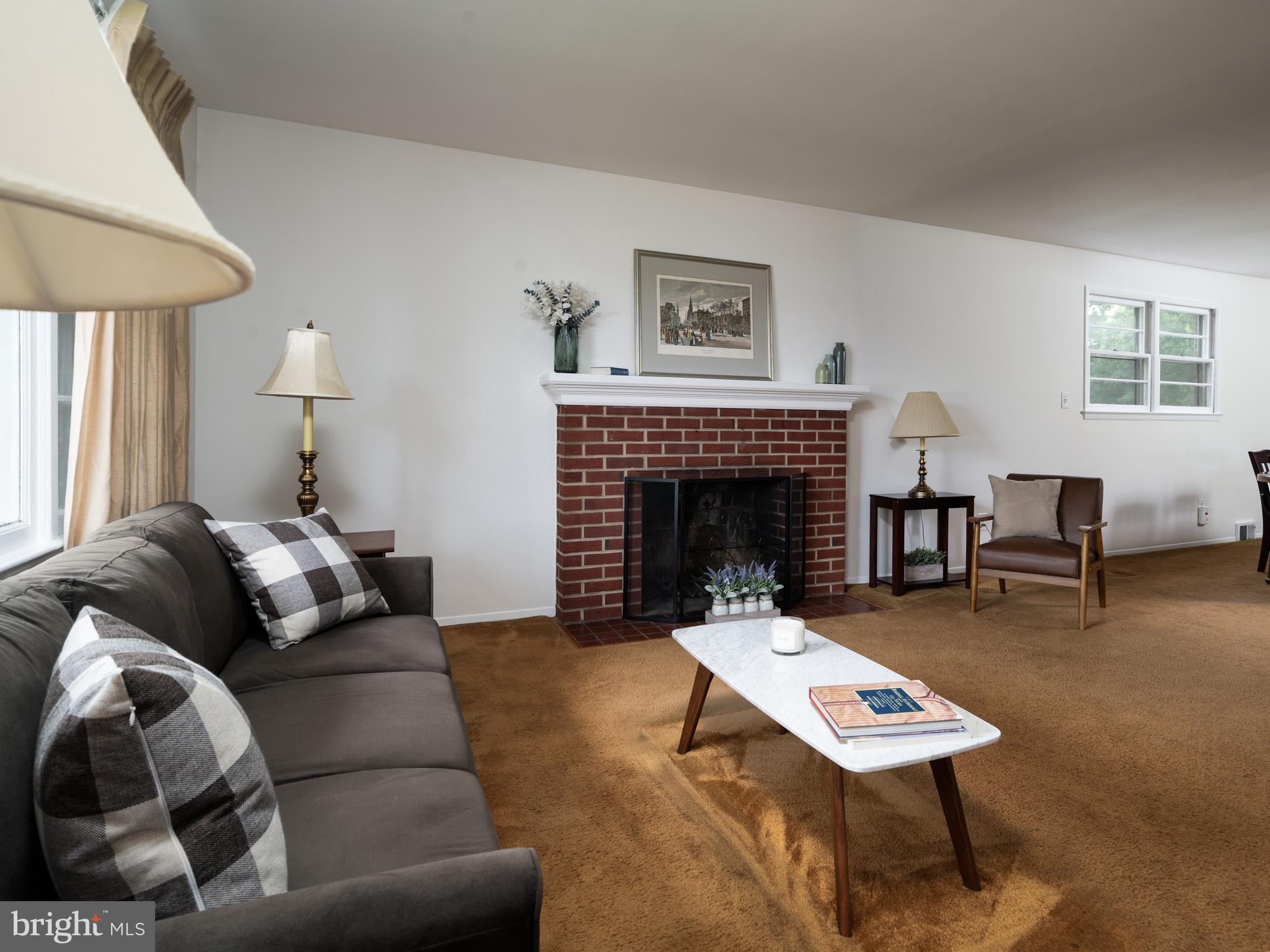 5227 Forman Court Springfield, VA 22151 - Photo 7 of 31 Living Room