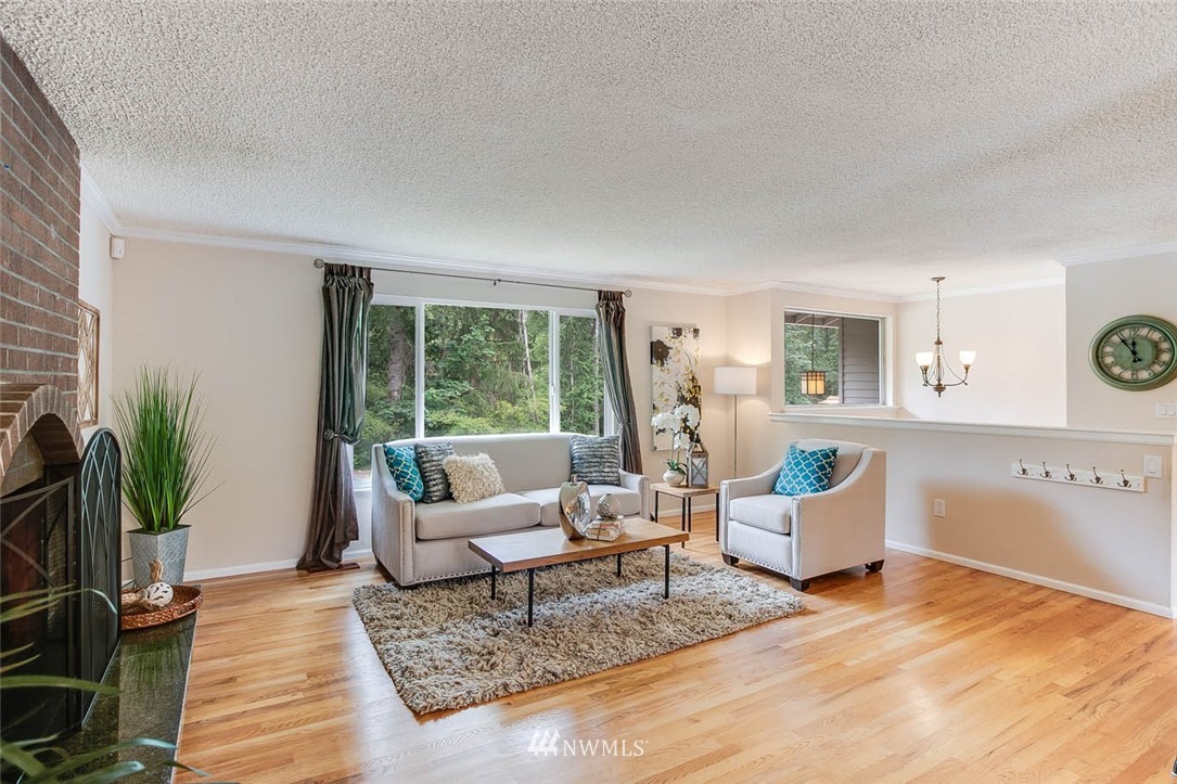 17552 157th Place Southeast Renton, WA 98058 - Photo 3 of 25 Gallery Image 3
