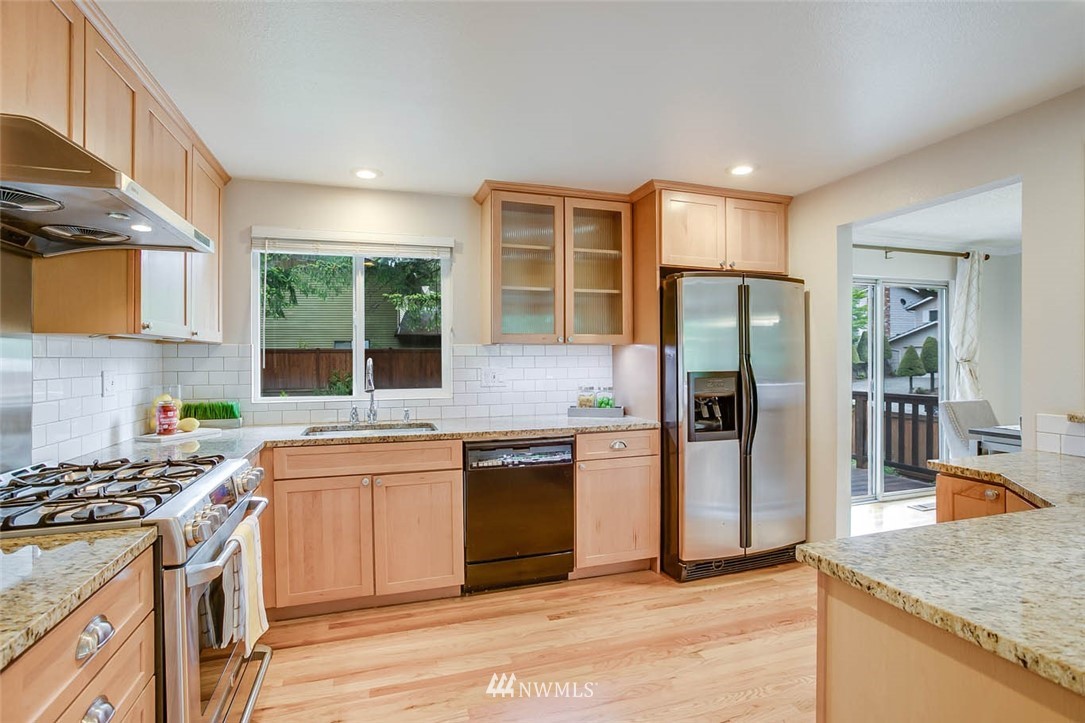 17552 157th Place Southeast Renton, WA 98058 - Photo 7 of 25 Gallery Image 7