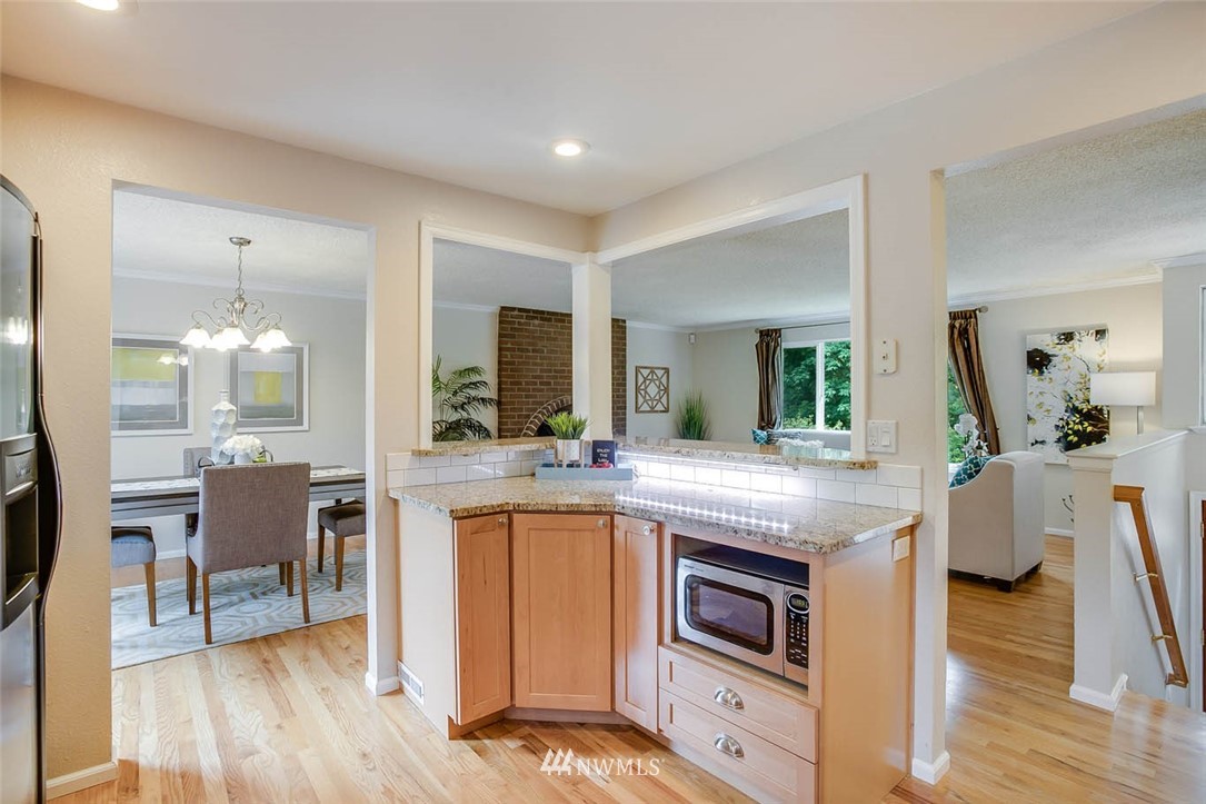 17552 157th Place Southeast Renton, WA 98058 - Photo 8 of 25 Gallery Image 8