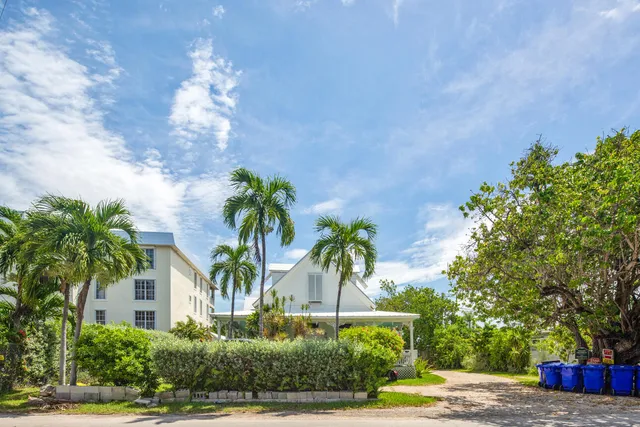 $4,750,000 | 901 Eisenhower Drive, Key West, FL 33040