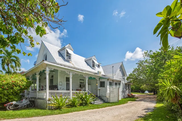 $4,750,000 | 901 Eisenhower Drive, Key West, FL 33040