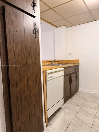 $1,400 | 13390 Northeast 7th Avenue, Unit 403, North Miami, FL 33161