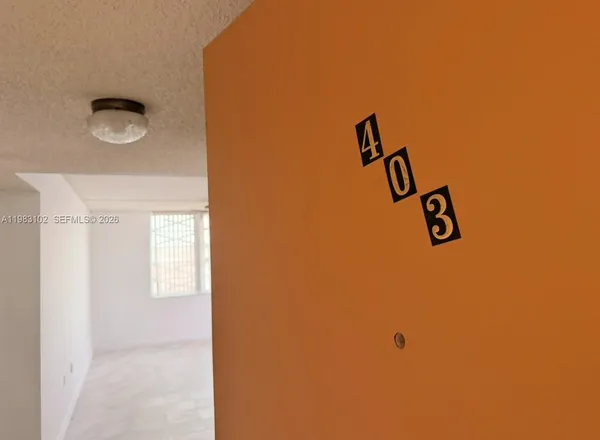 $1,400 | 13390 Northeast 7th Avenue, Unit 403, North Miami, FL 33161