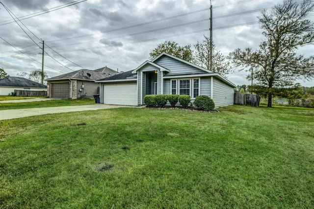 $1,800 | 406 Woodlake Drive, Houston, TX 77336