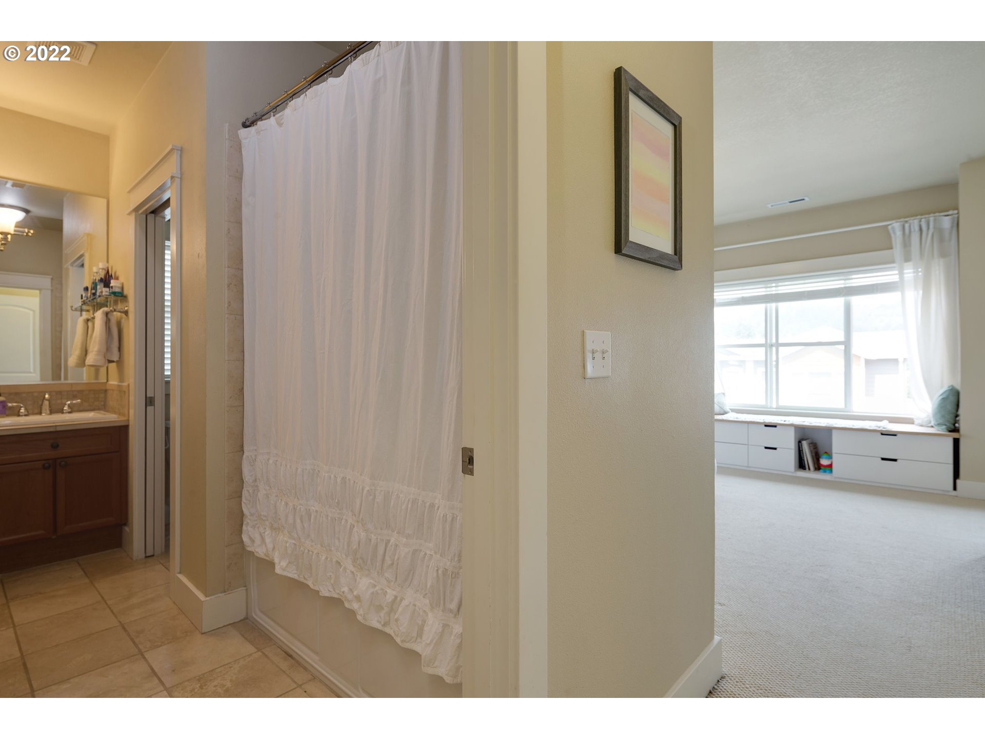 5227 Southwest Shattuck Road, Unit 4 Portland, OR 97221 - Photo 11 of 22 Gallery Image 11