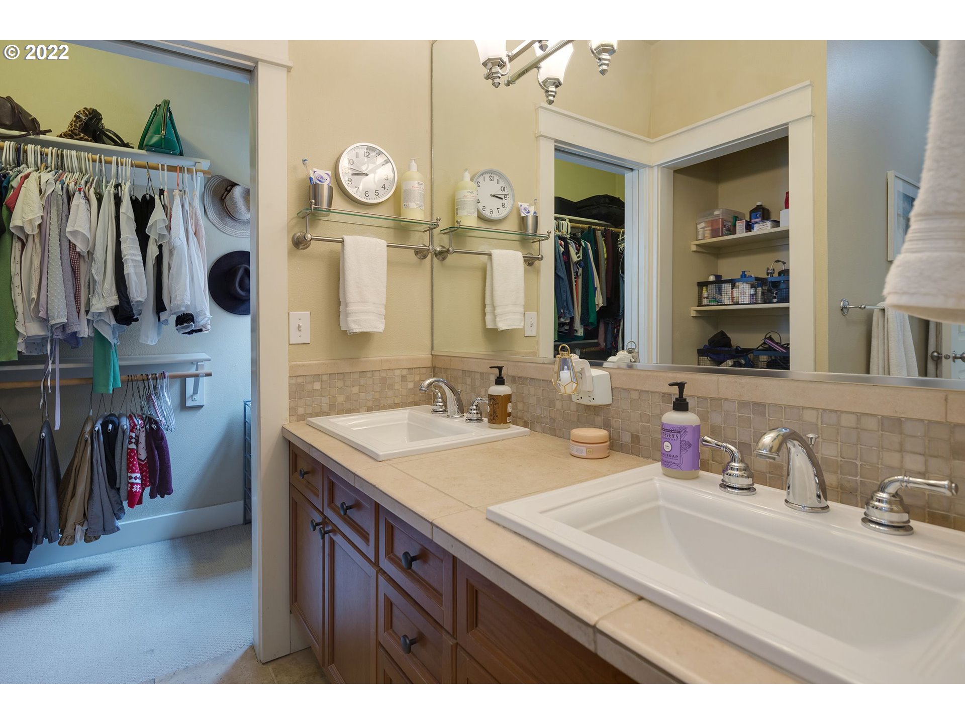5227 Southwest Shattuck Road, Unit 4 Portland, OR 97221 - Photo 12 of 22 Gallery Image 12
