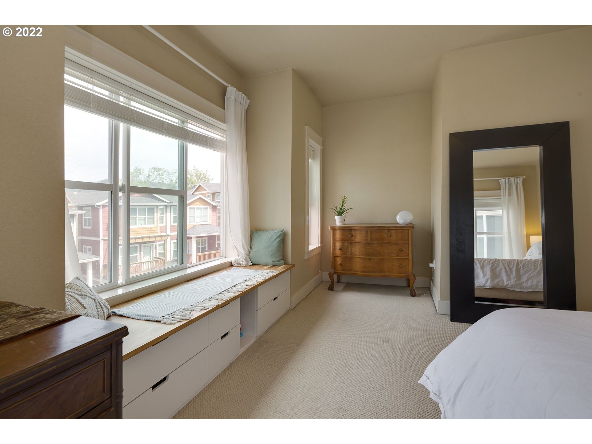 5227 Southwest Shattuck Road, Unit 4 Portland, OR 97221 - Photo 10 of 22 Gallery Image 10