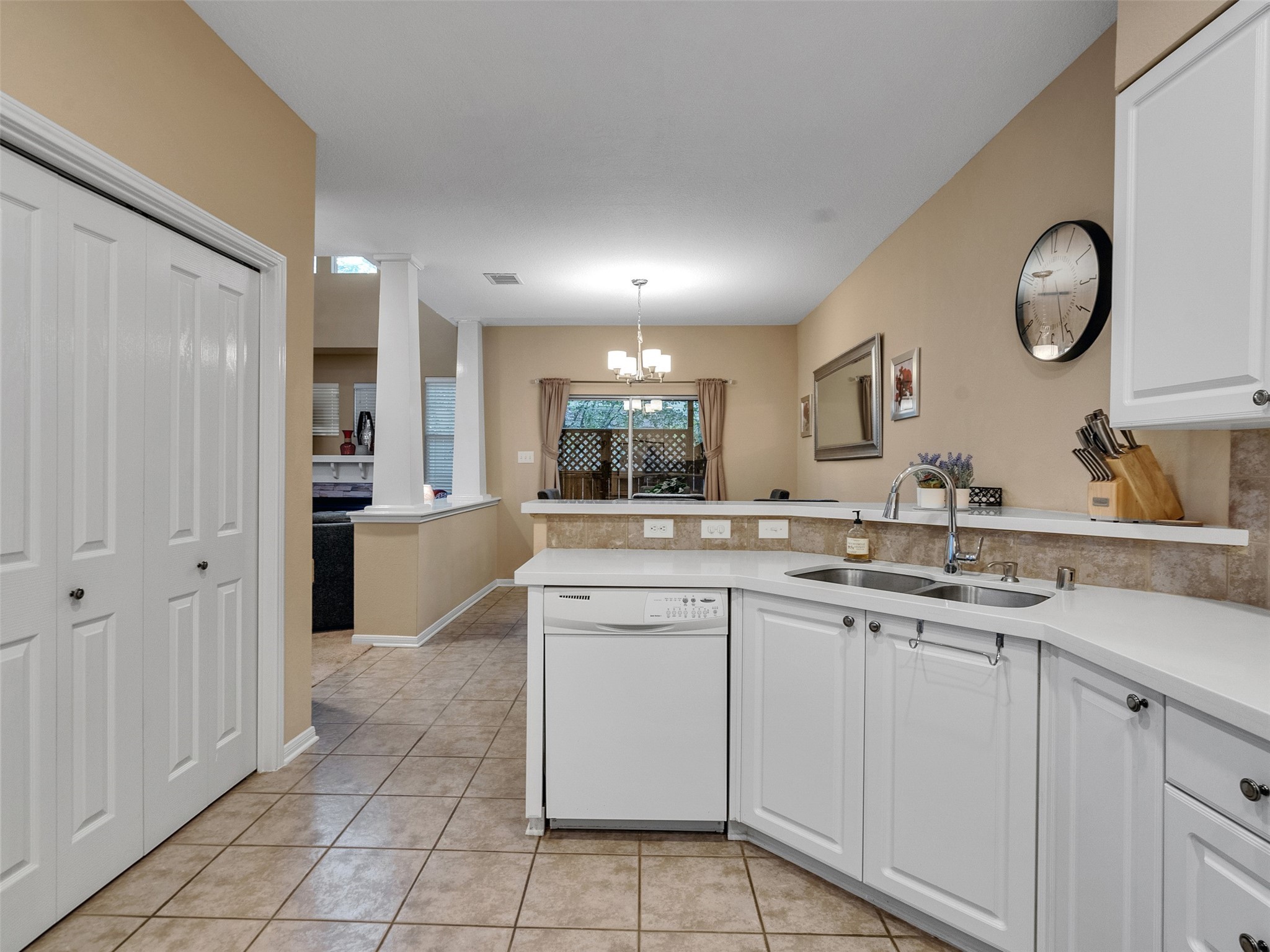 83 Scarlet Woods Court, Unit 83 The Woodlands, TX 77380 - Photo 15 of 34