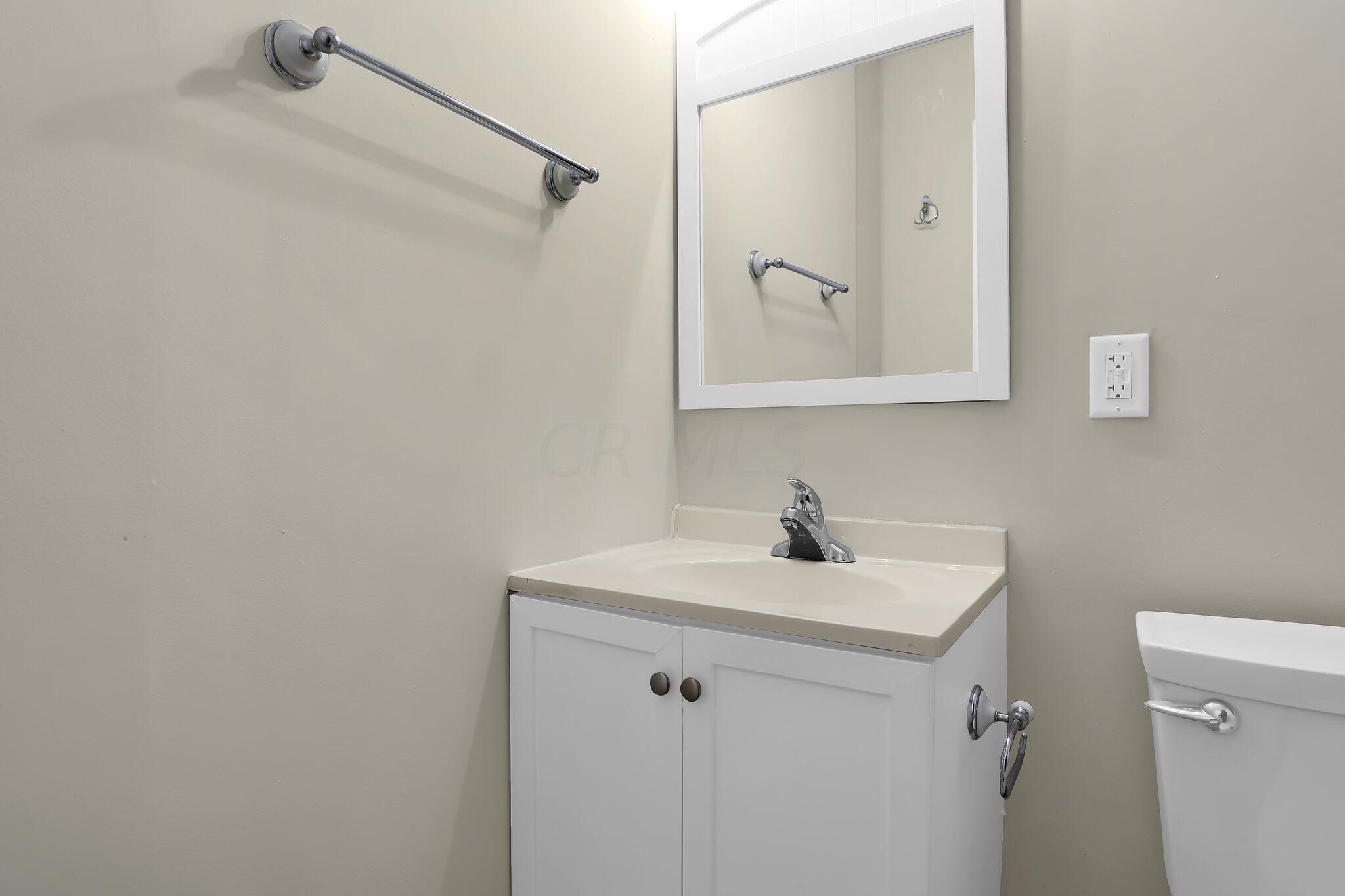 5322 Newport Road Columbus, OH 43232 - Photo 18 of 26 17-web-or-mls-5322-newport-rd