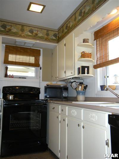 336 First Street Slatington, PA 18080 - Photo 9 of 16 Kitchen w/ceramic newer cook-top and solid wood cabinetry