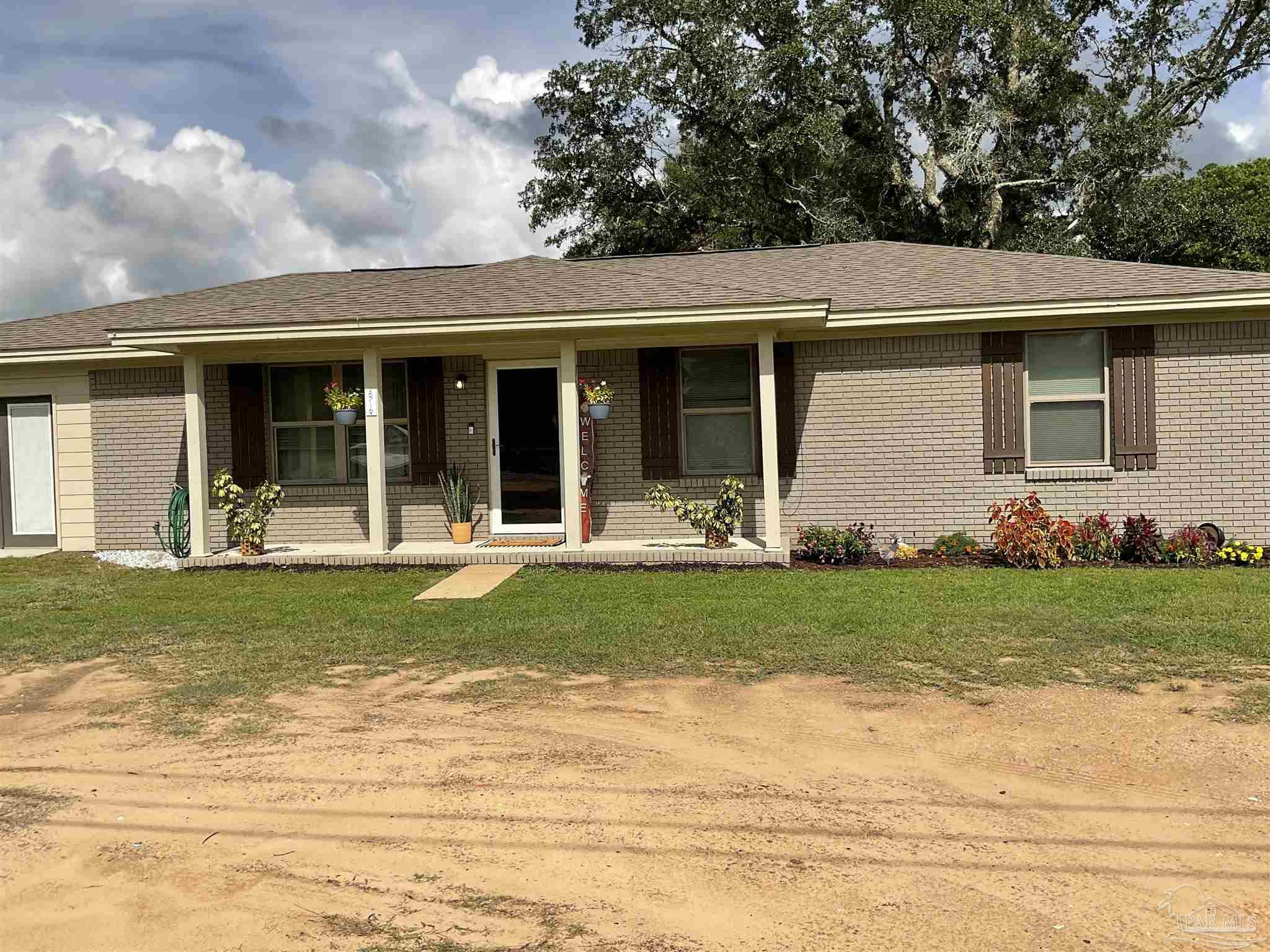 6716 East Gate Road Milton, FL 32570 - Photo 3 of 24 Gallery Image 3