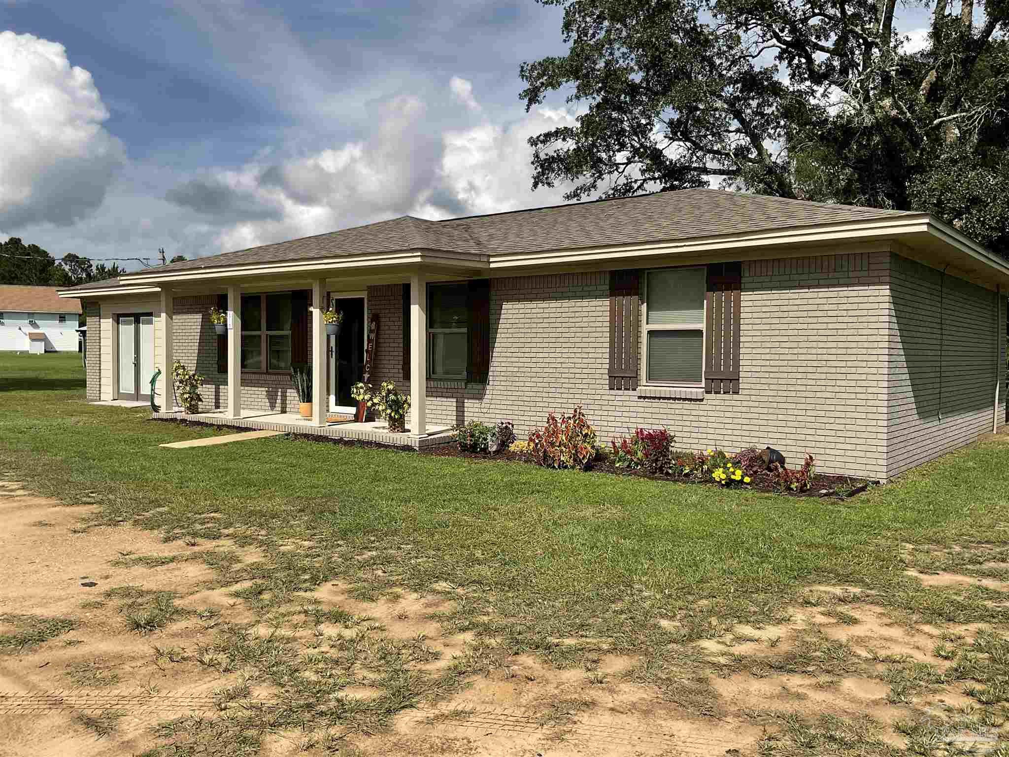 6716 East Gate Road Milton, FL 32570 - Photo 4 of 24 Gallery Image 4