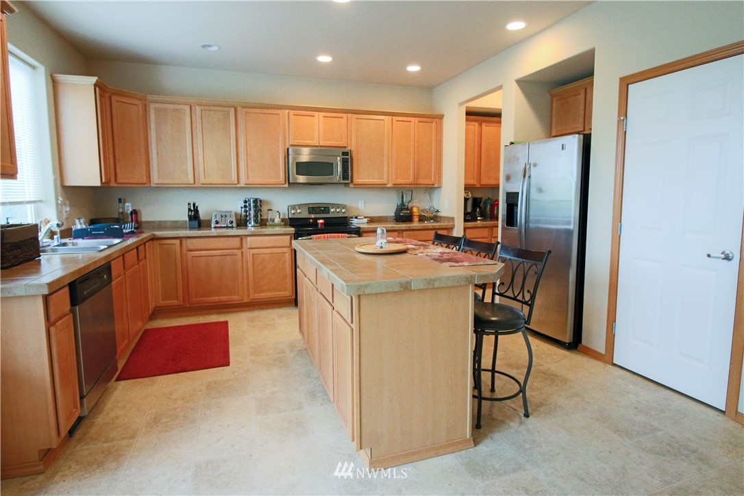 7369 Radius Loop Southeast Lacey, WA 98513 - Photo 4 of 20 Gallery Image 4