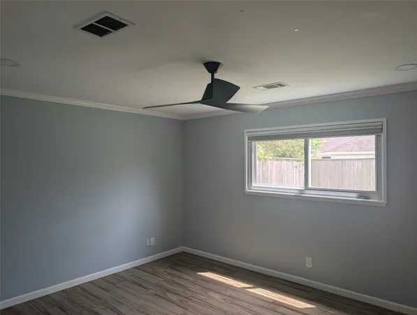 $2,695 | 4034 Shady Springs Drive, Seabrook, TX 77586