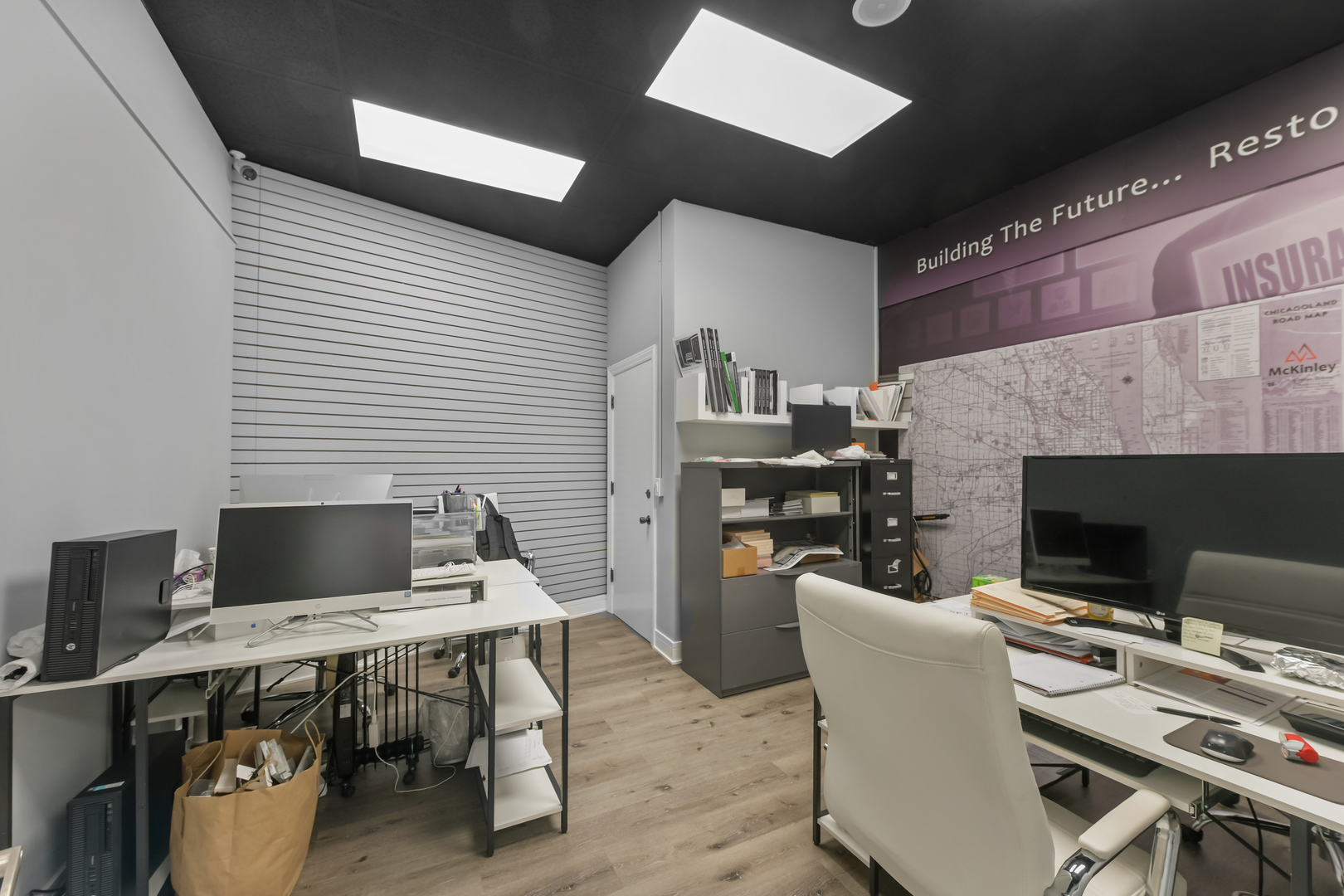 7124 West Higgins Avenue Chicago, IL 60656 - Photo 8 of 33 a workspace with furniture