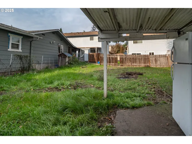 $219,000 | 1224 Northeast Freemont Avenue, Roseburg, OR 97470