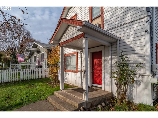 $219,000 | 1224 Northeast Freemont Avenue, Roseburg, OR 97470