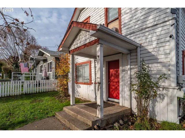 $219,000 | 1224 Northeast Freemont Avenue, Roseburg, OR 97470
