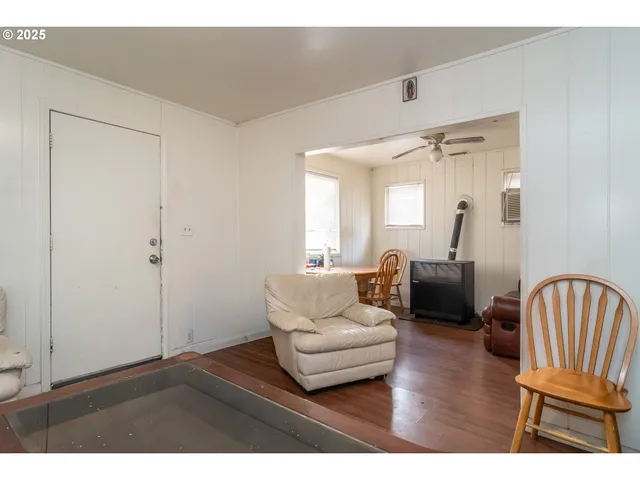 $219,000 | 1224 Northeast Freemont Avenue, Roseburg, OR 97470