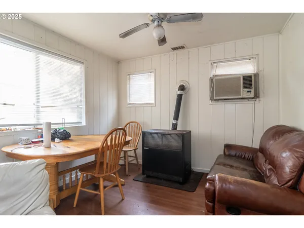 $219,000 | 1224 Northeast Freemont Avenue, Roseburg, OR 97470