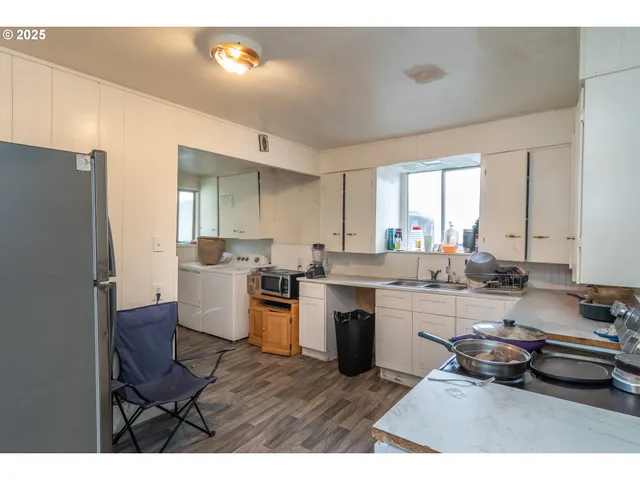 $219,000 | 1224 Northeast Freemont Avenue, Roseburg, OR 97470