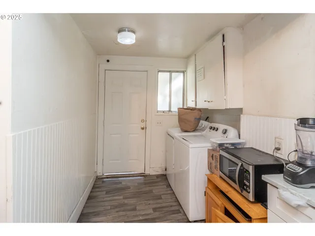 $219,000 | 1224 Northeast Freemont Avenue, Roseburg, OR 97470