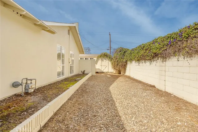 $1,499,000 | 11305 Loch Lomond Road, Los Alamitos, CA 90720